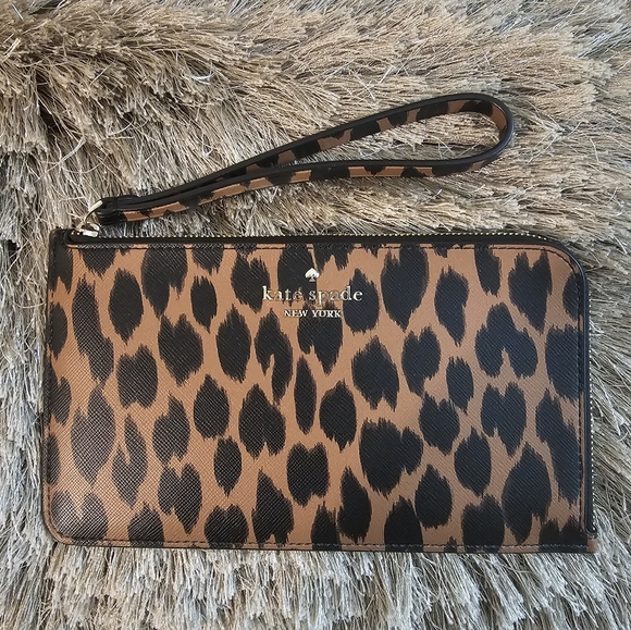kate spade Handbags - Kate Spade Lucy  Medium L-Zip Wristlet in Leopard Print